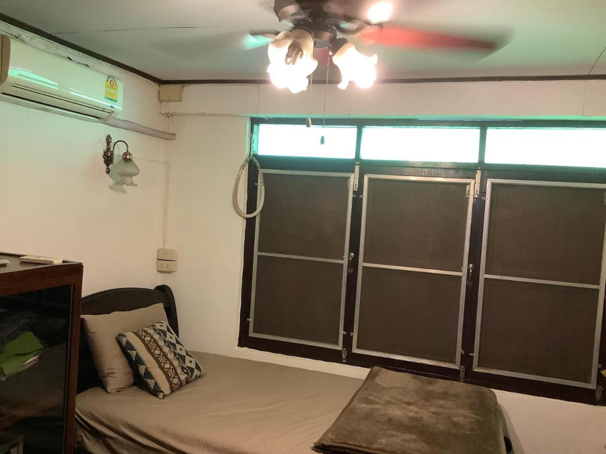 Tata Guesthouse Τσιάνγκ Μάι Εξωτερικό φωτογραφία