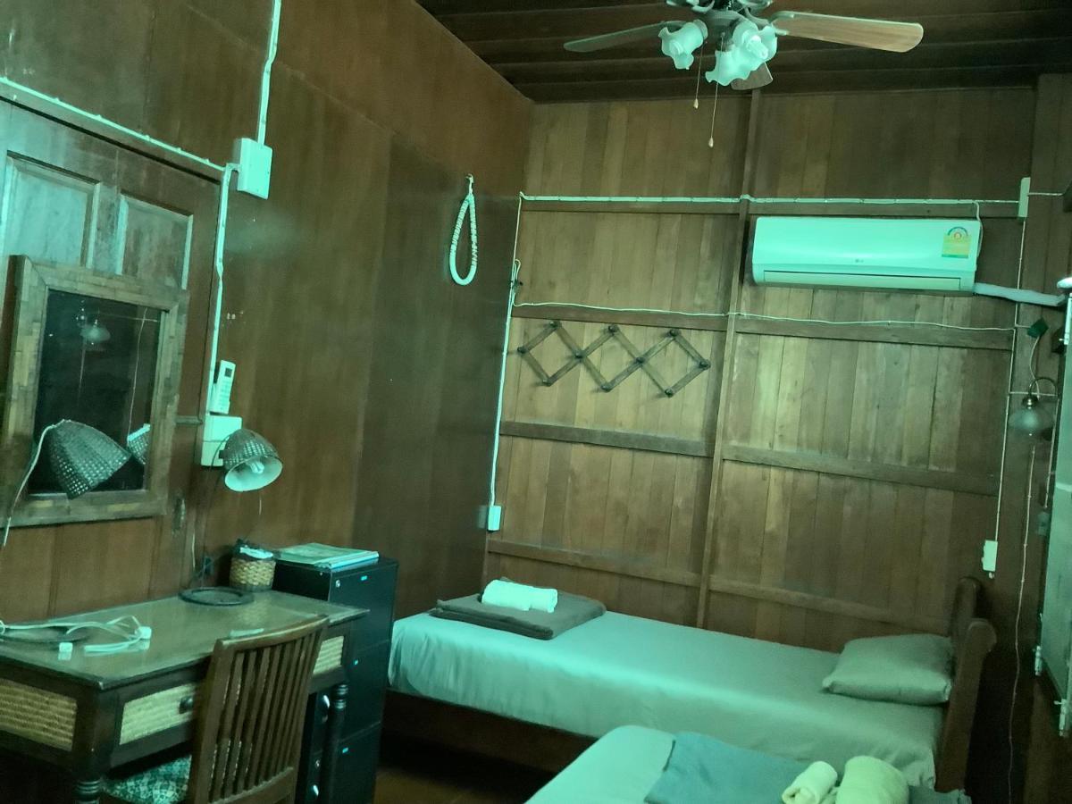 Tata Guesthouse Τσιάνγκ Μάι Εξωτερικό φωτογραφία