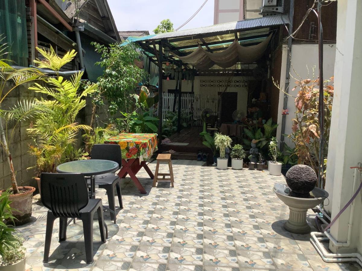 Tata Guesthouse Τσιάνγκ Μάι Εξωτερικό φωτογραφία